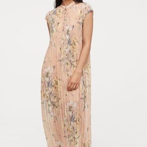 H&M Conscious pleated floral maxi dress